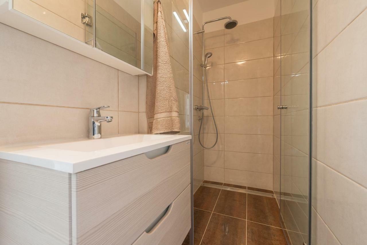 Apartmani Dupor 고르니 카린 외부 사진